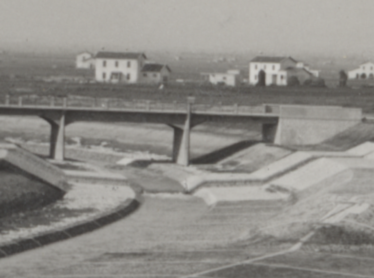 Ponte sul collettore delle Acque Medie per la strada Littoria-Appia, 1930