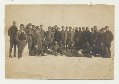 Ricordando. Gruppo aviatori sulla neve, 1916 ca